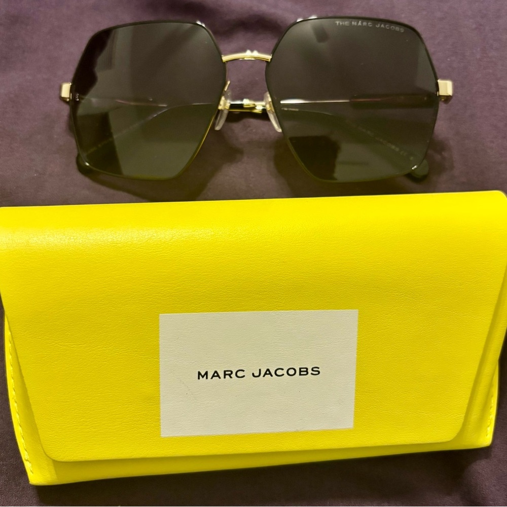 Marc Jacobs Hexagonal Black Sunglasses with Bright Yellow Case
